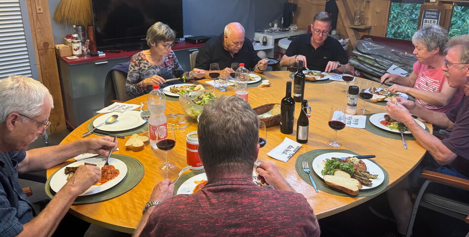 Vorstandssitzung bei Adrian und Doris